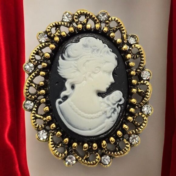 White Cameo Brooch Pin Rhinestone Filagree Antique Victorian Vintage Renaissance - Picture 1 of 3